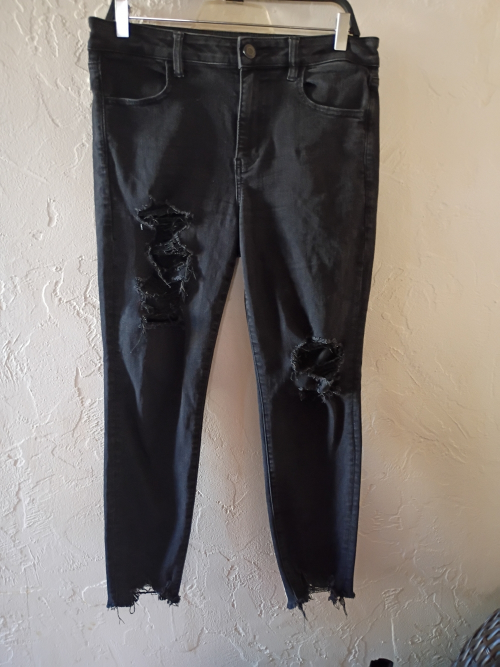 American Eagle Outfitters Black Distressed Skinny Jeans, sz 12